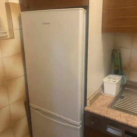 1/1 Sleeps 4 Ideal Location 스플리트
